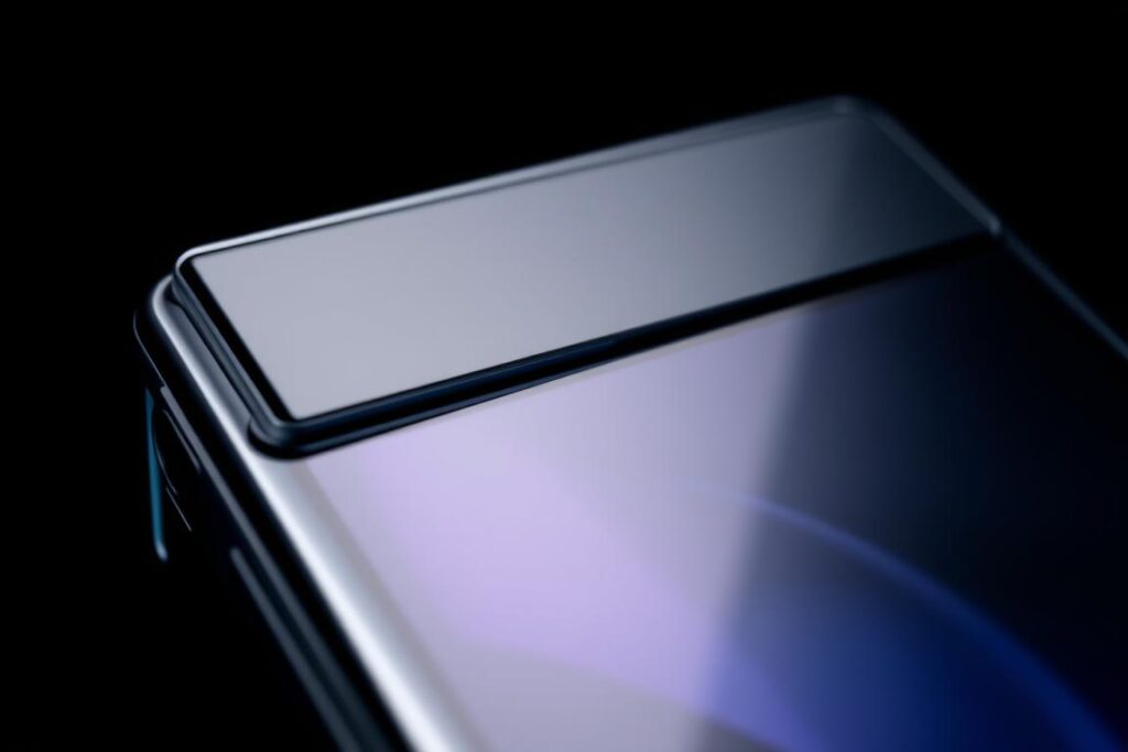 Close-up of the Samsung Galaxy Flip 7's improved hinge mechanism showing reduced crease Close-up of the Samsung Galaxy Flip 7's improved hinge mechanism showing reduced crease